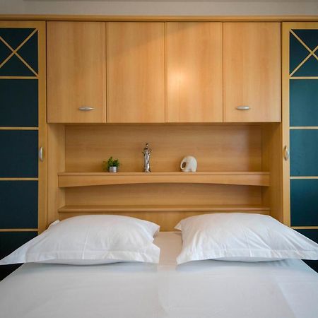 Kaštela 3 Bedroom Apartment Antonio מראה חיצוני תמונה